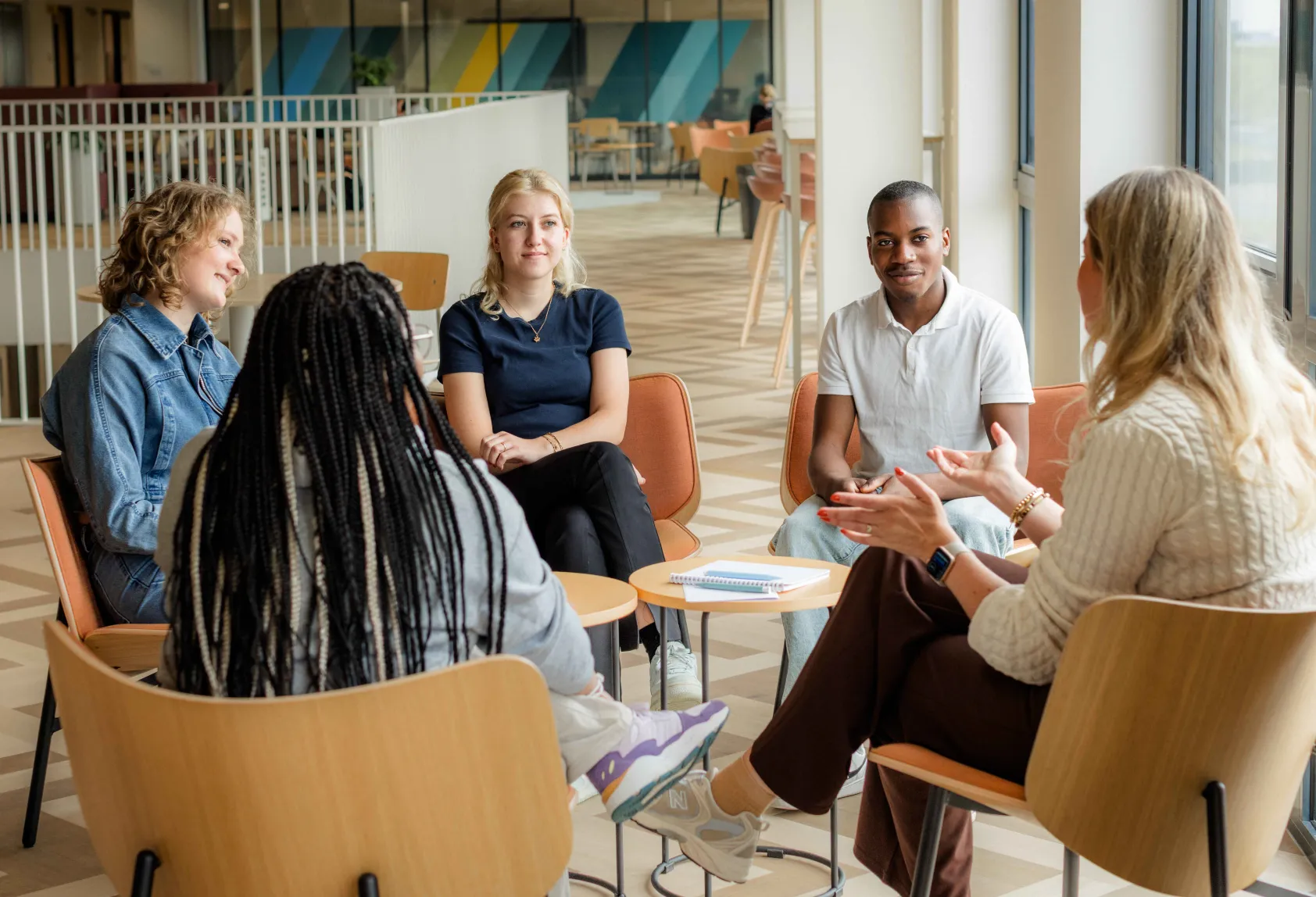 Een bijeenkomst van het Firda alumninetwerk