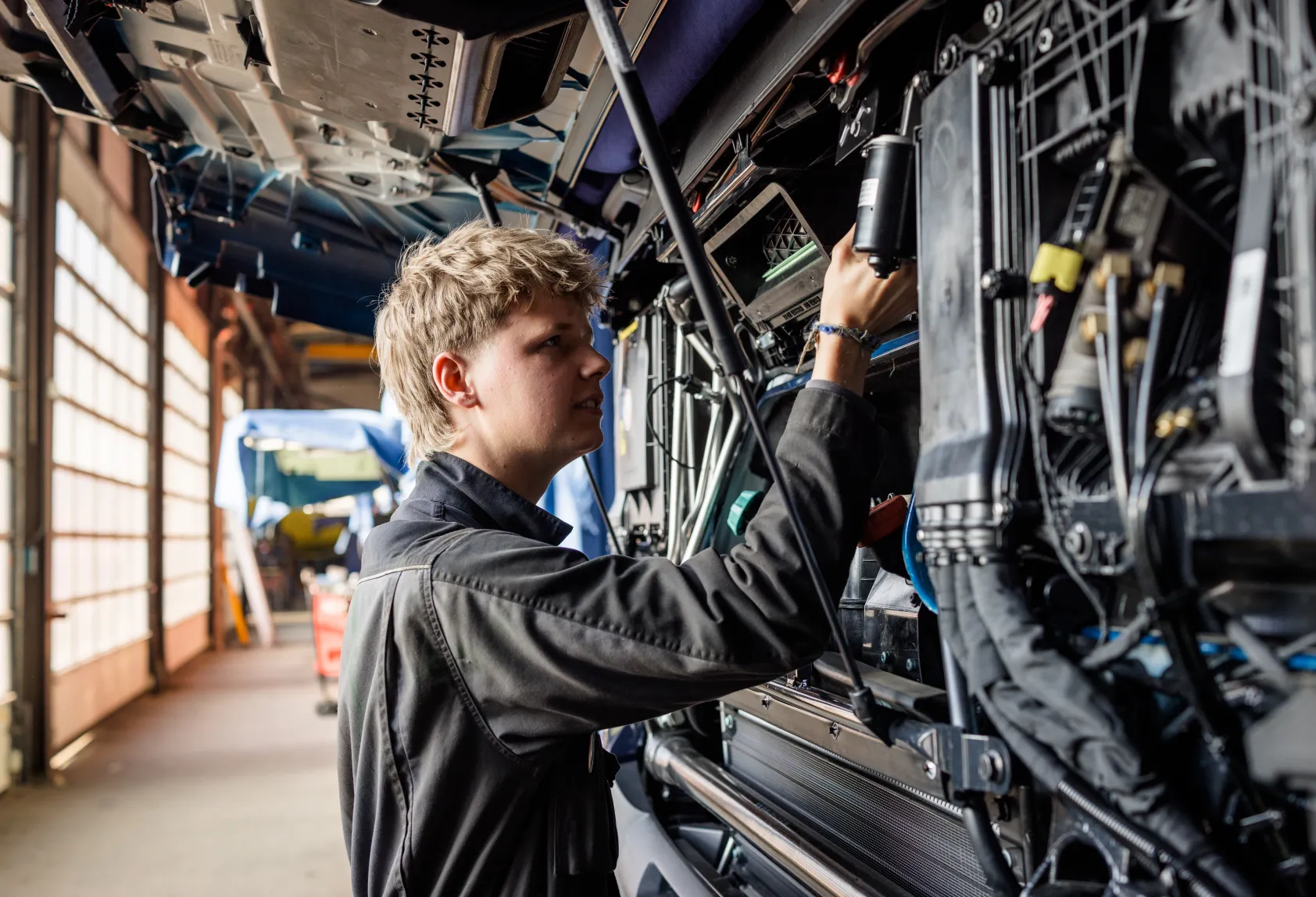 Basistechnicus bedrijfsauto's bij Firda