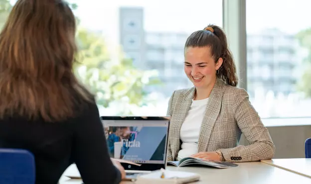 Consulent commerciële arbeidsbemiddeling