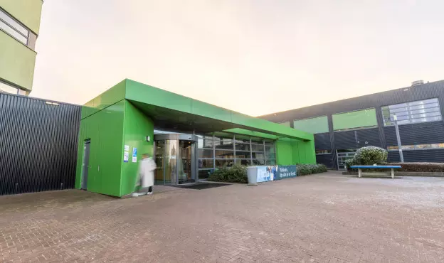 Voordeur Firda locatie Leeuwarden, Anne Wadmanwei