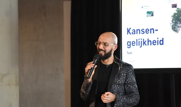 Karim Amghar in eerste Taaldag Firda: ‘Verwacht veel van je mbo-student’