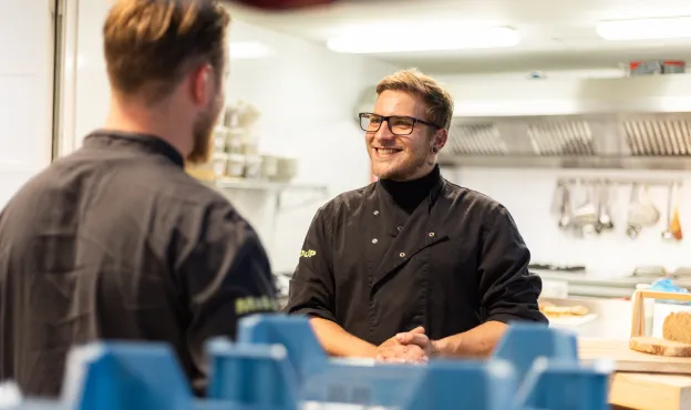 twee mannen in kokskleding