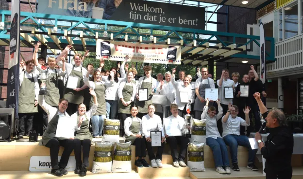 Mooie winnaars bij bakkers én studenten in verkiezing Beste Fryske Dúmkes