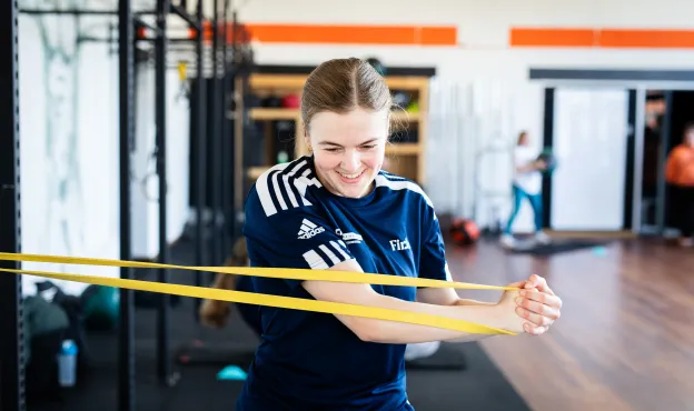 student CIOS aan het sporten