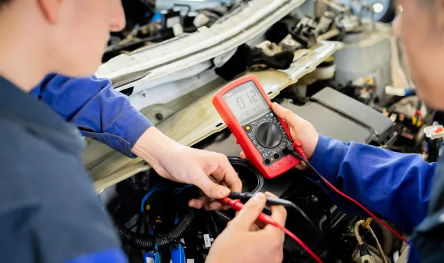 Technisch specialist personenauto's bij Firda Heerenveen