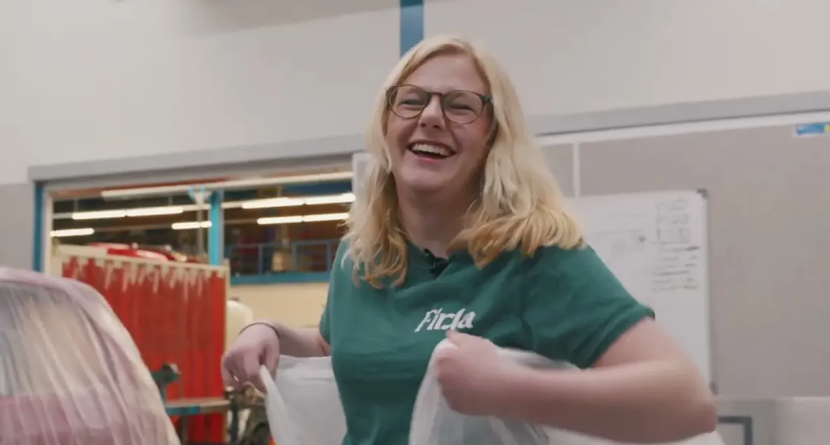 Watch Voertuigen en Mobiele werktuigen on YouTube.